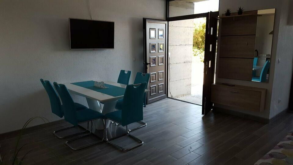 Гостевой дом Ferienwohnung Sun mit Pool Улцинь-8