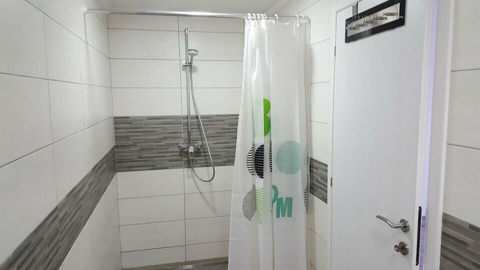 Гостевой дом Ferienwohnung Sun mit Pool Улцинь-10